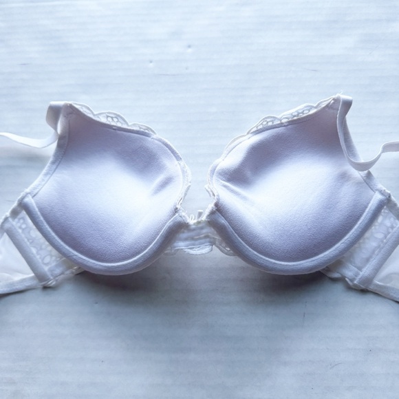 Victorias Secret 2 x Dream Angels Push up Bras in White & Black Lace - Picture 13 of 16